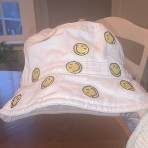 American Eagle Outfitters Smiley Face Bucket Hat
